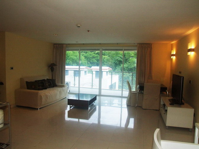 Large 1 Bedroom Condo for Rent on Pratumnak Rd.