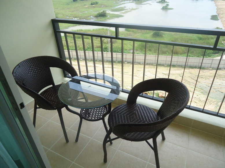 A Beautiful 2 Bedrooms Condo for Sale in Jomtien