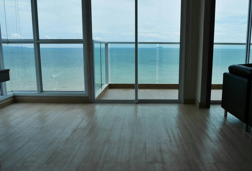 Beachfront Condo for Rent in Jomtien Beach Rd.