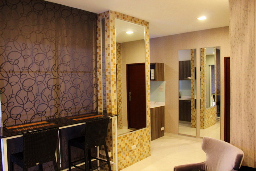 Large 1 Bedroom Condominium for Sale and Rent Pratumnak Hill Pattaya