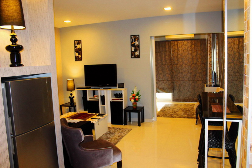 Large 1 Bedroom Condominium for Sale and Rent Pratumnak Hill Pattaya