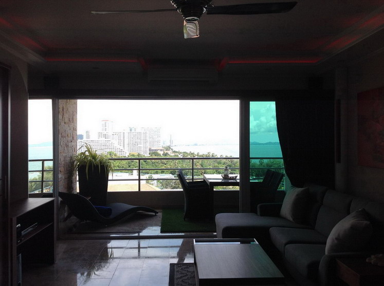 Sea view Condo for Rent on Pratumnak Hill