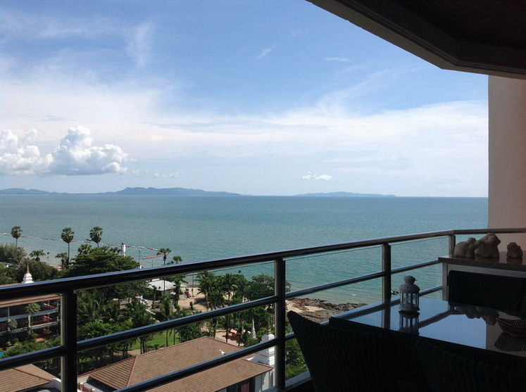 Sea view Condo for Rent on Pratumnak Hill