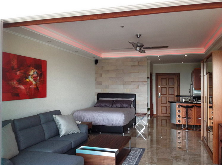 Sea view Condo for Rent on Pratumnak Hill