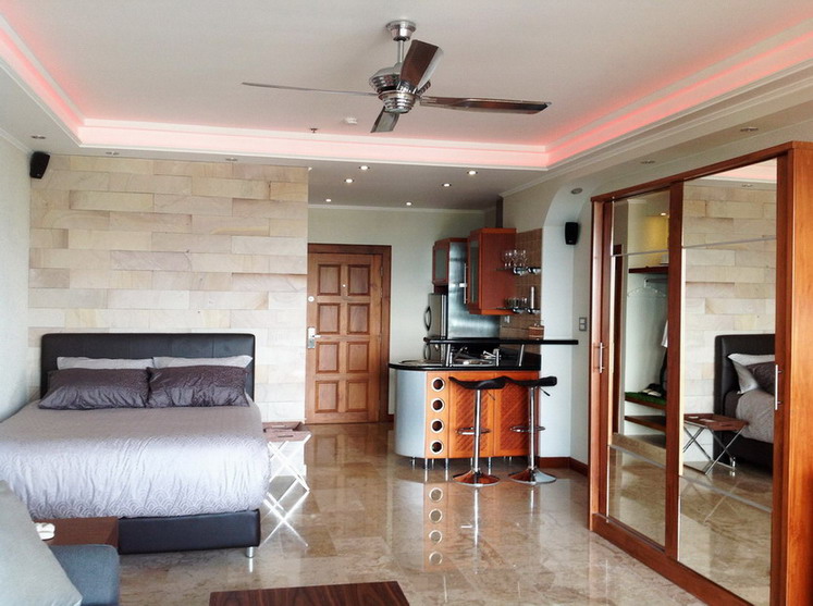 Sea view Condo for Rent on Pratumnak Hill