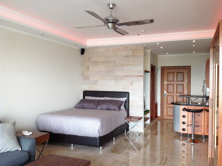 Sea view Condo for Rent on Pratumnak Hill