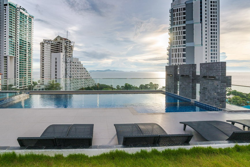 Condo for Sale and Rent in Wong Amat Beach Naklua Pattaya.