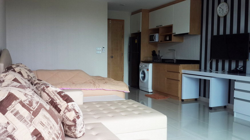 Beachfront New Condo for Rent in Na Jomtien