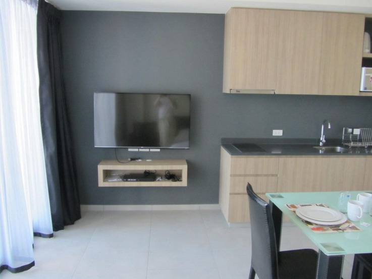 Beachfront Condo For Rent in Wong Amat Beach Pattaya