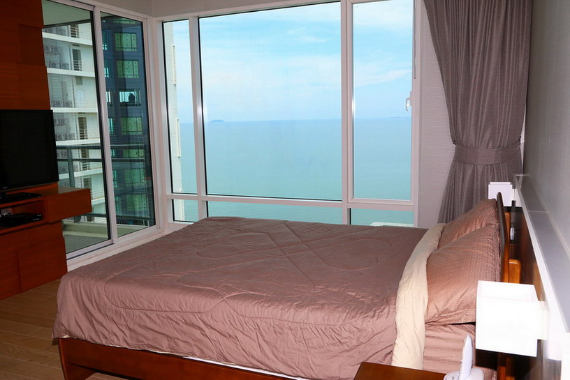 Beachfront Condominium for Sale and Rent in Jomtien Beach, Pattaya