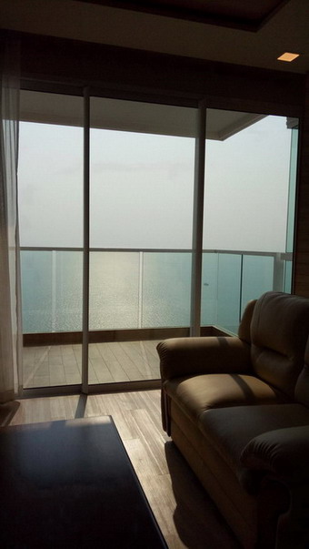 Beachfront 1 Bedroom Condo for Sale Jomtien Beach Rd.