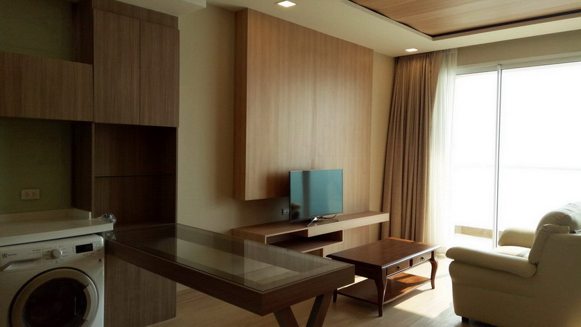 Beachfront 1 Bedroom Condo for Sale Jomtien Beach Rd.