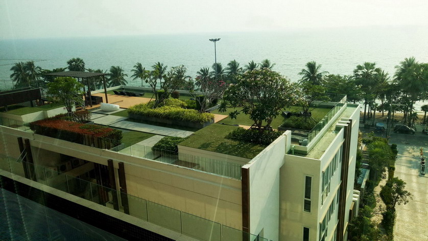 Beachfront 1 Bedroom Condo for Sale Jomtien Beach Rd.