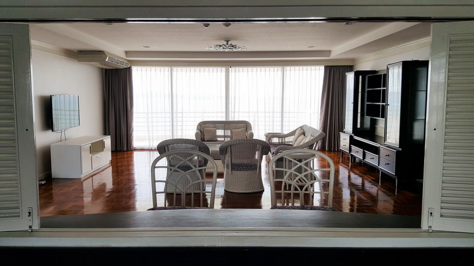 Luxurious beach Condo for Rent on Pratamnak Hill