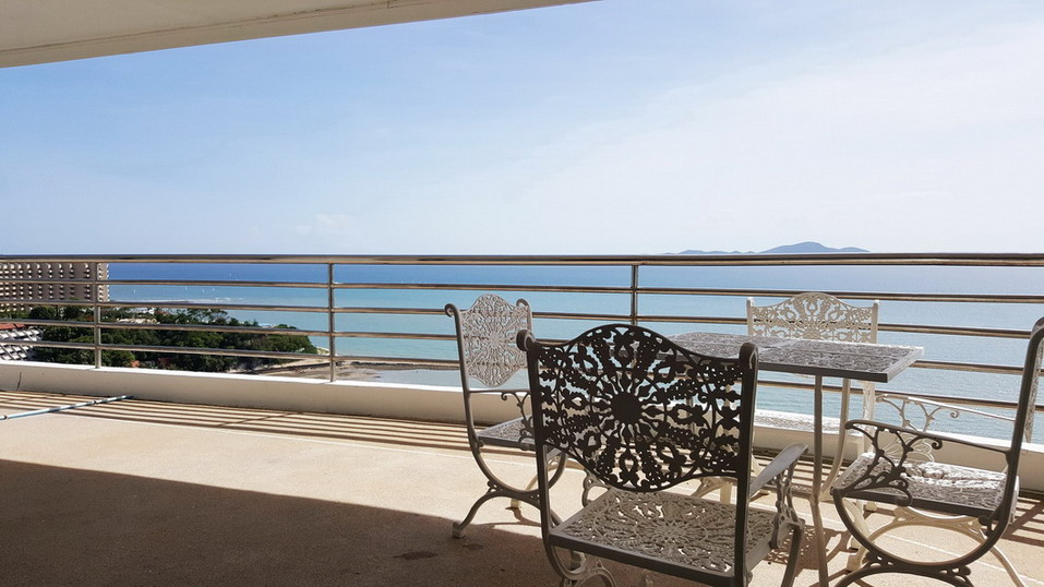 Luxurious beach Condo for Rent on Pratamnak Hill