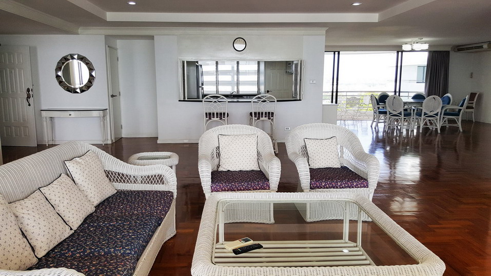 Luxurious beach Condo for Rent on Pratamnak Hill