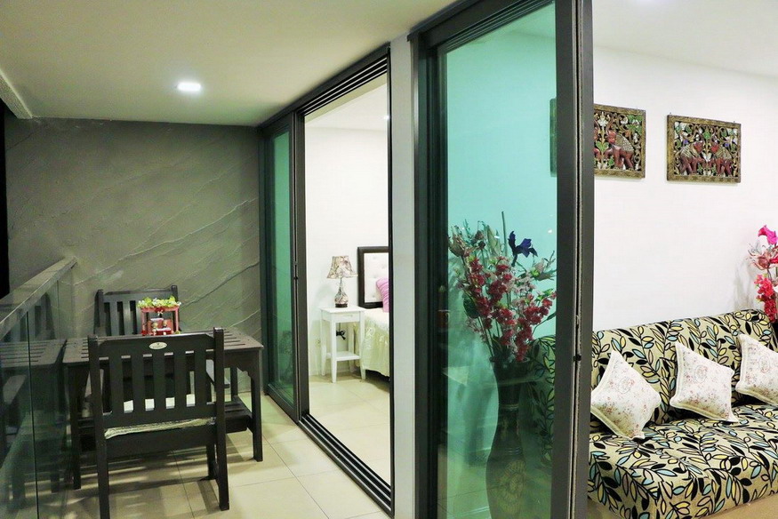 1 Bedroom Condo for Sale in Na Jomtien Beach Front Pattaya