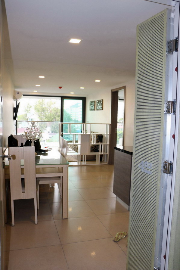 1 Bedroom Condo for Sale in Na Jomtien Beach Front Pattaya