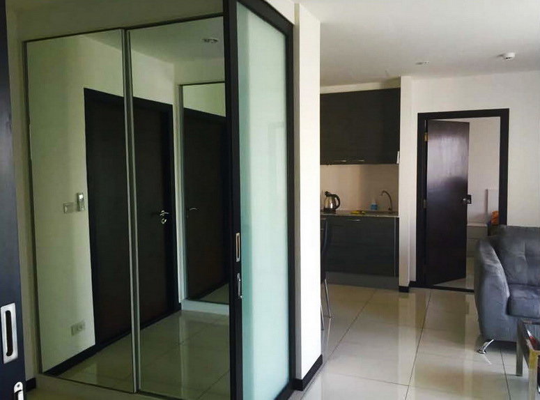 2 Bedrooms Condo for Sale on Pratumnak Hill Pattaya