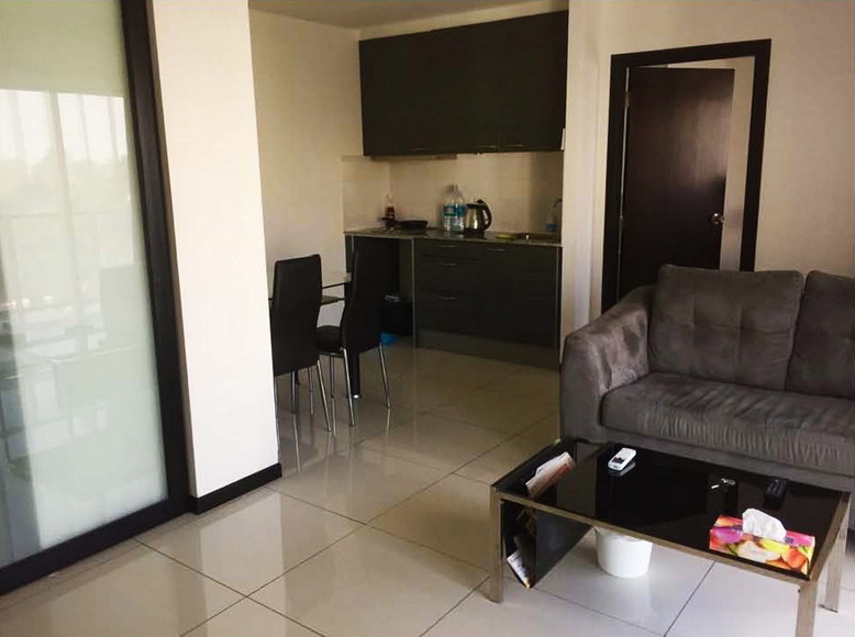 2 Bedrooms Condo for Sale on Pratumnak Hill Pattaya