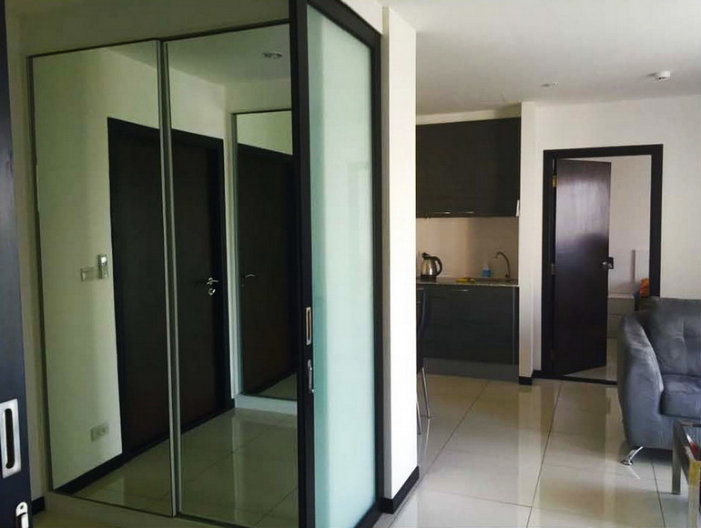 2 Bedrooms Condo for Sale on Pratumnak Hill Pattaya