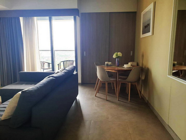 Beachfront Condo For Rent in Wong Amat Beach Pattaya