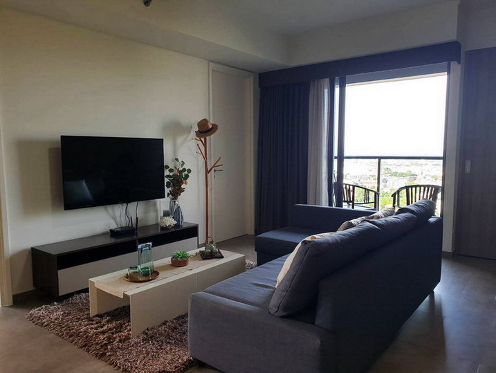 Beachfront Condo For Rent in Wong Amat Beach Pattaya