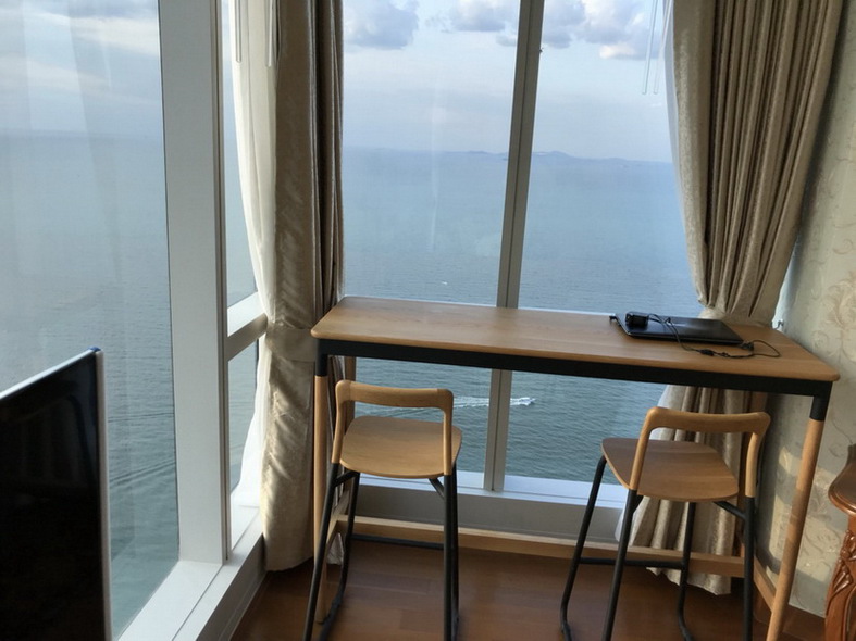 Beachfront  Luxury Condominium for Rent in Wong Amat Beach Pattaya, Thailand