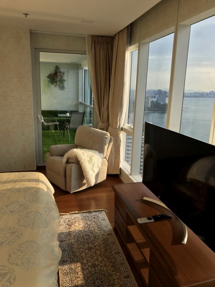 Beachfront  Luxury Condominium for Rent in Wong Amat Beach Pattaya, Thailand