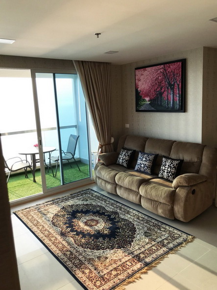 Beachfront  Luxury Condominium for Rent in Wong Amat Beach Pattaya, Thailand