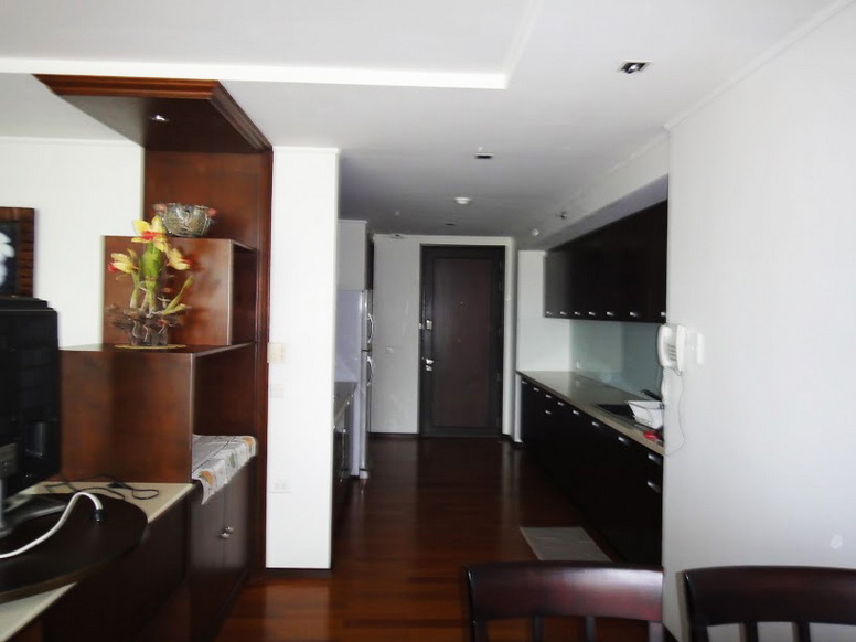 Beachfront Condo for Rent on Pattaya Beach Rd.