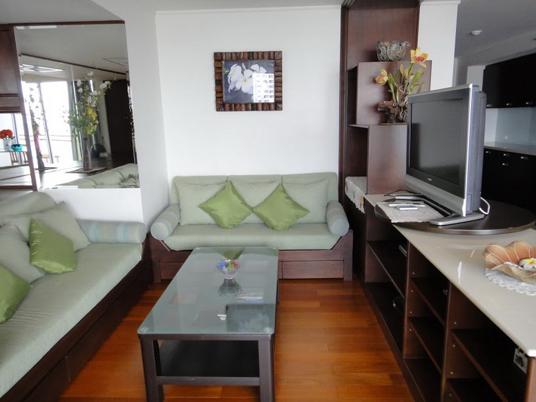 Beachfront Condo for Rent on Pattaya Beach Rd.