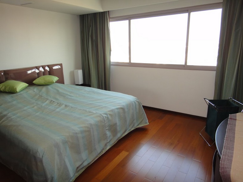 Beachfront Condo for Rent on Pattaya Beach Rd.