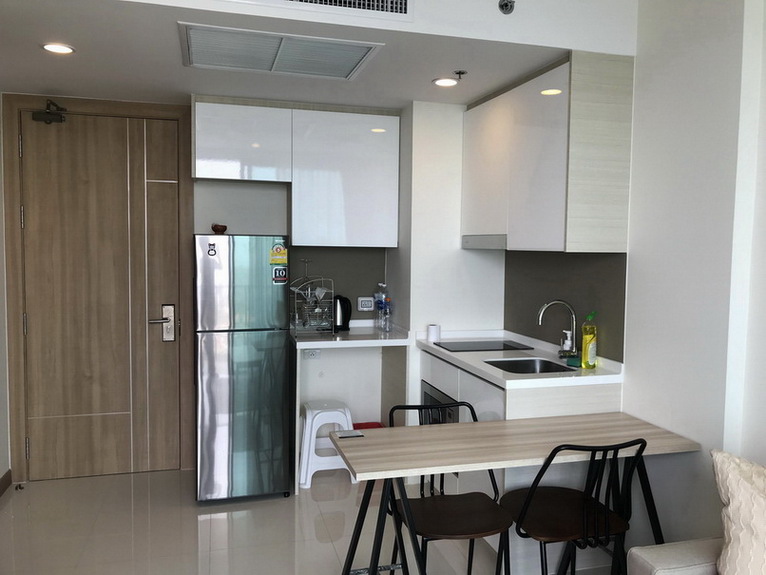 Brand New Luxury Condominium For Rent in Wong Amat Beach Pattaya