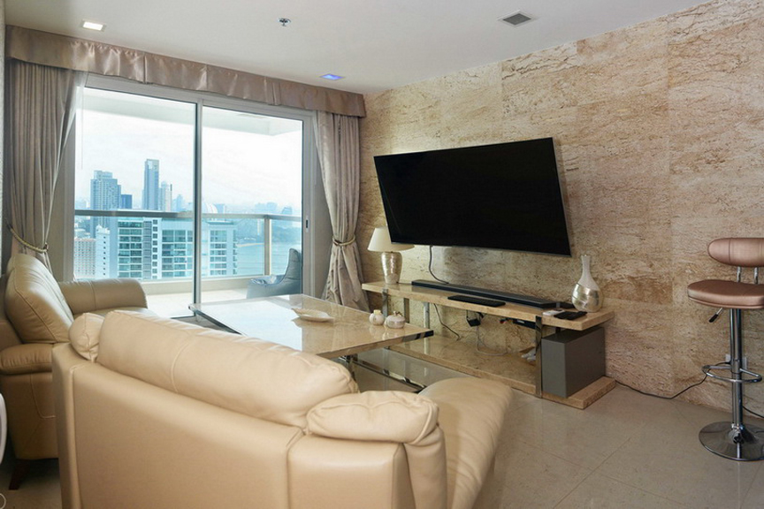 Luxury Beachfront Condominium for Rent in Wong Amat Beach Pattaya, Thailand