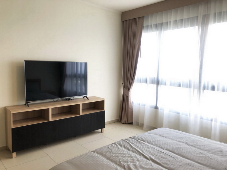 Beach Front 2 Beds Condo for Rent in Wong Amat Beach Pattaya