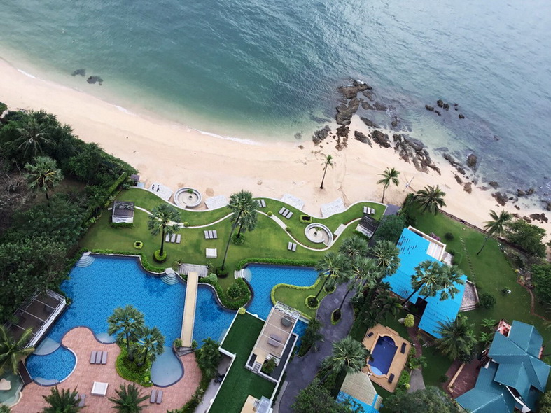 Beachfront  Luxury Condominium for Sale in Wong Amat Beach Pattaya, Thailand