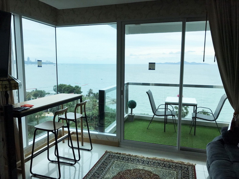 Beachfront  Luxury Condominium for Sale in Wong Amat Beach Pattaya, Thailand