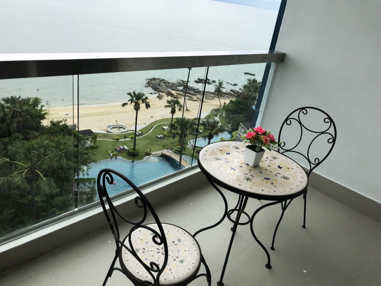 Beachfront  Luxury Condominium for Sale in Wong Amat Beach Pattaya, Thailand