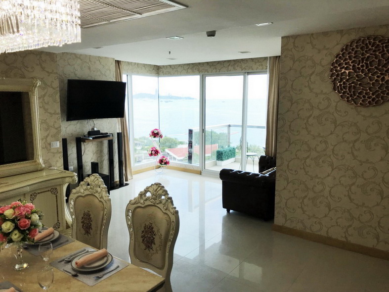 Beachfront  Luxury Condominium for Sale in Wong Amat Beach Pattaya, Thailand