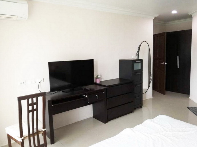 2 Bedrooms 95 sq.m Condo in Downtown Pattaya for Sale and Rent