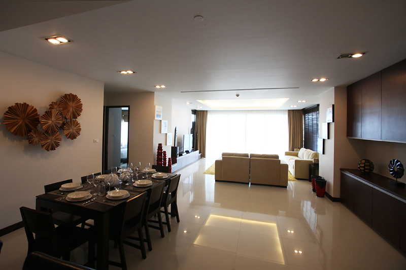 3 Bedrooms Luxury Beachfront Condominium for Sale Rent in Na Jomtien