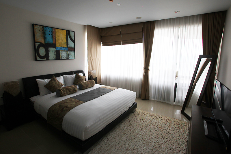 3 Bedrooms Luxury Beachfront Condominium for Sale Rent in Na Jomtien