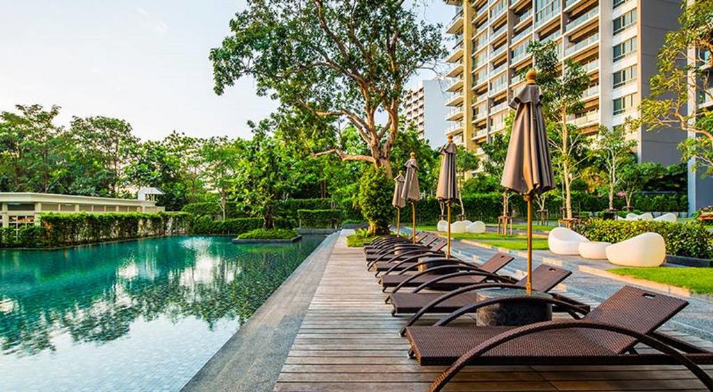 High Rise Beachfront Condo For Rent in Wong Amat Beach Pattaya