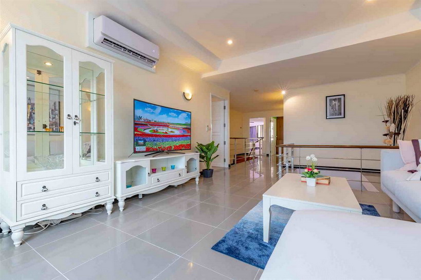 Luxury Penthouse Condo for Sale in Jomtien Beach.