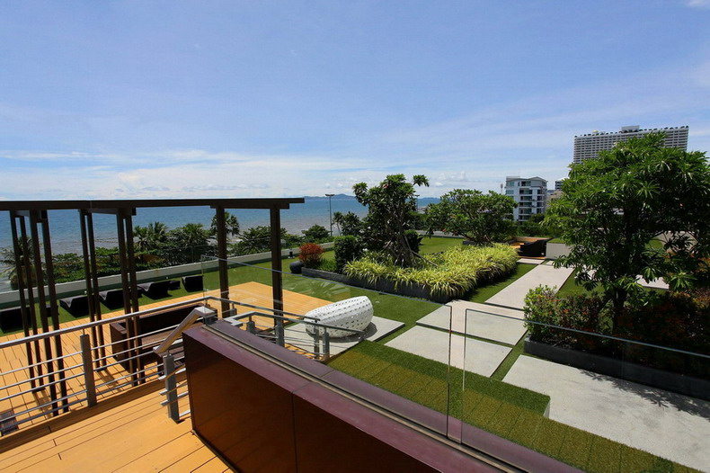 Luxury Beachfront Condo for Sale Jomtien Beach Rd.