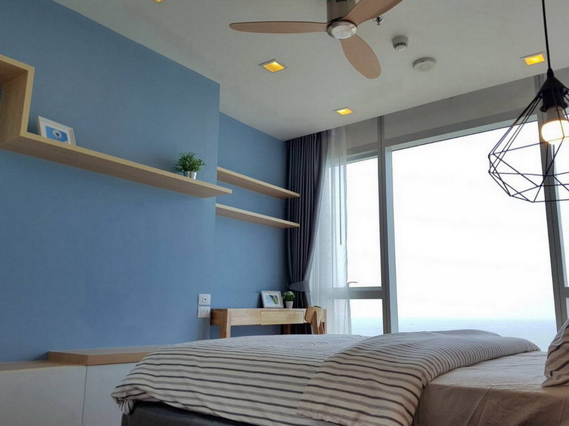 Beachfront  Luxury Condominium for Rent in Wong Amat Beach Pattaya