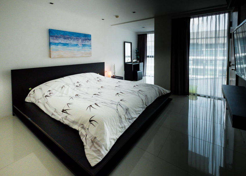 Duplex Condo for Rent with Private Beach in Wong Amat Beach, Pattaya