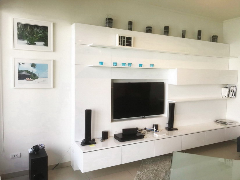 High Rise Beachfront Condo For Rent in Wong Amat Beach Pattaya