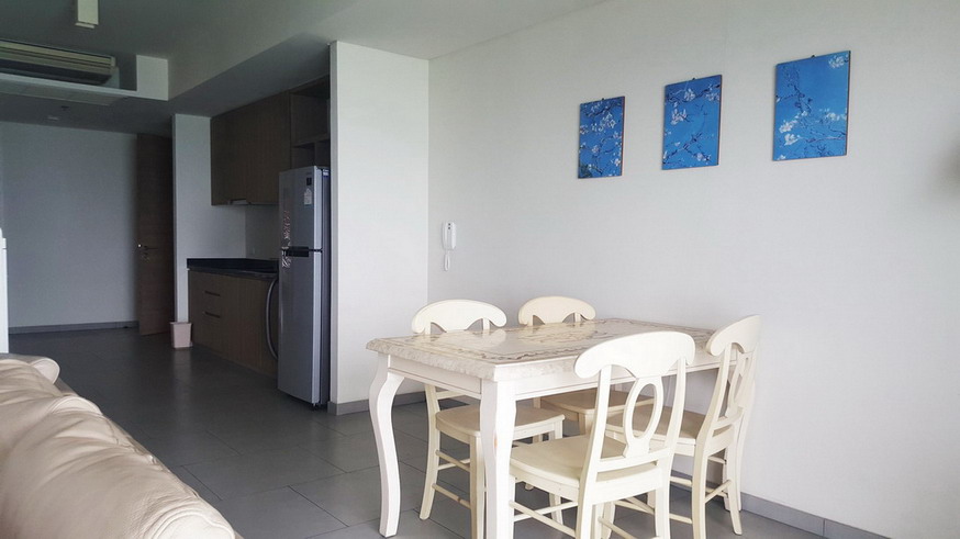 2 Bedrooms Beachfront Condo For Rent in Wong Amat Beach Pattaya, Thailand